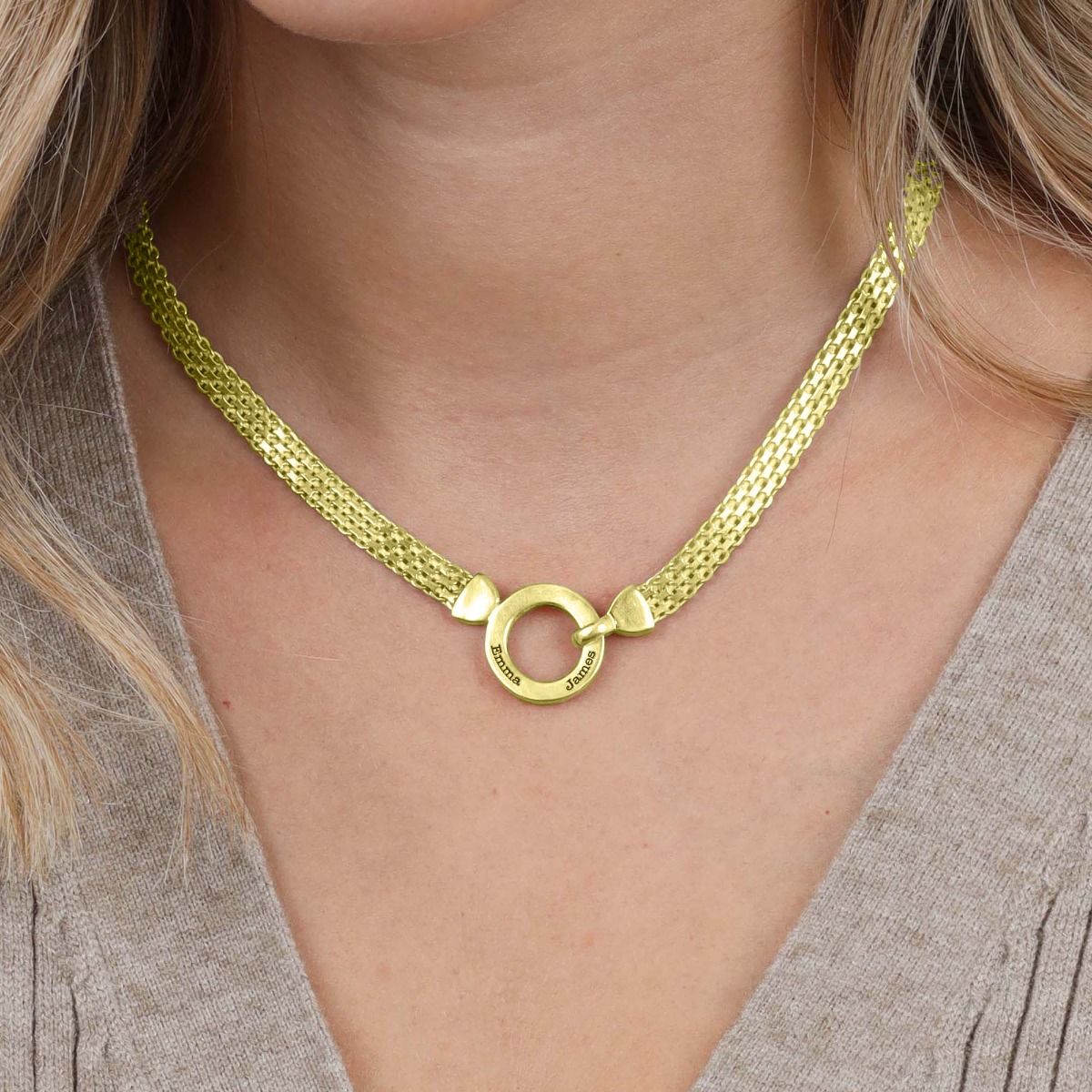 Family Circle Name Necklace [18K Gold Plated]