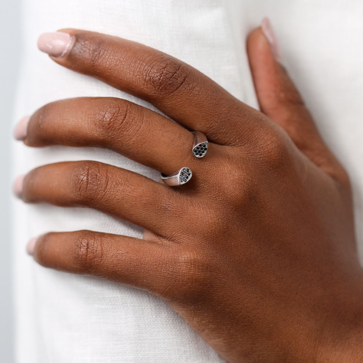 Black Crystals Open Ring [Sterling Silver]