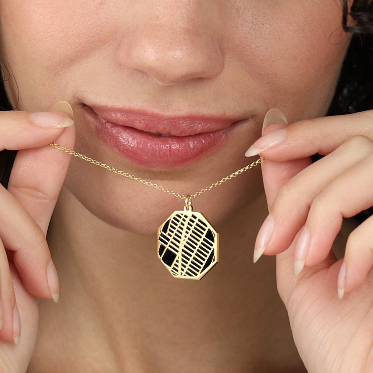 Family Paths Silhouette Map Necklace [18K Gold Plated]