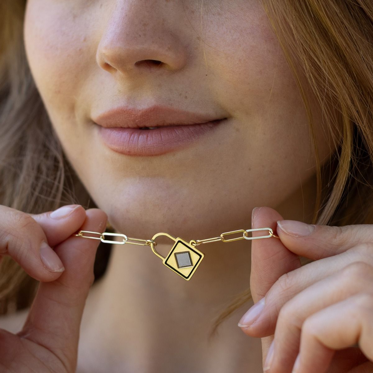 Faith Lock Link Chain Necklace with Nano Bible [18K Gold Vermeil]