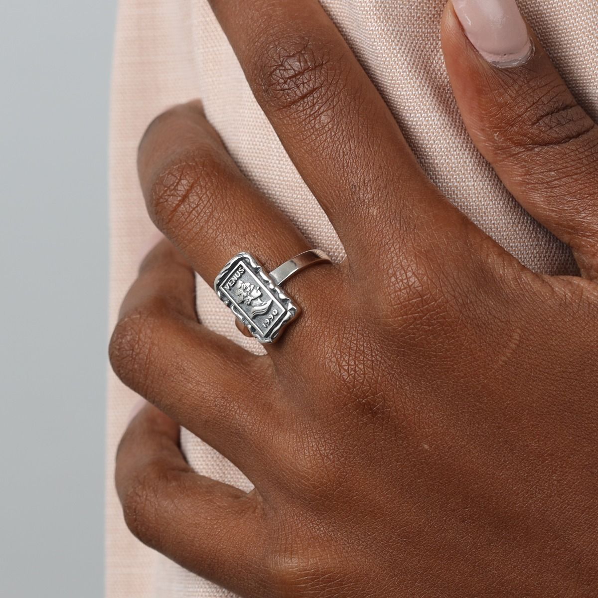 For the Queen Ring [Sterling Silver]