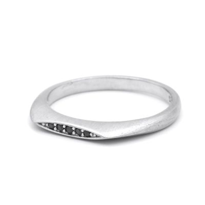 Black Crystals Bar Ring [Sterling Silver]